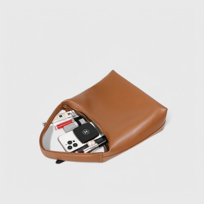 City Loop Fancy Shoulder Bag - Image 12