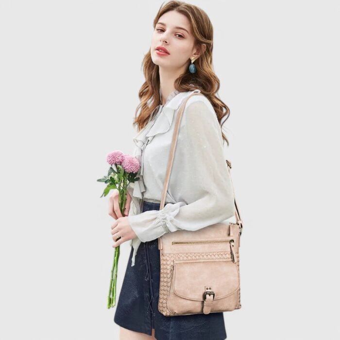 The Chic Companion - Image 17