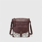 The Chic Companion - Image 6