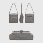 The Chic Companion - Image 20