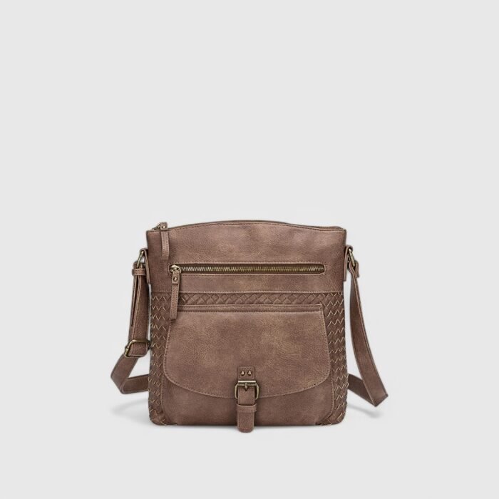 The Chic Companion - Image 9