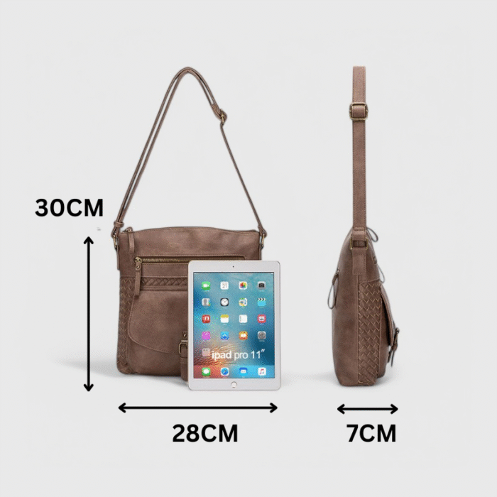 The Chic Companion - Image 22