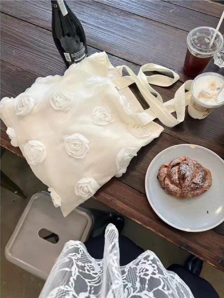 SimpleBlossom Nylon Crossbody Bag White