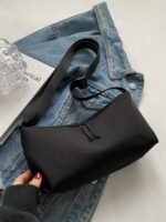 Daily Ease Small Shoulder Bag