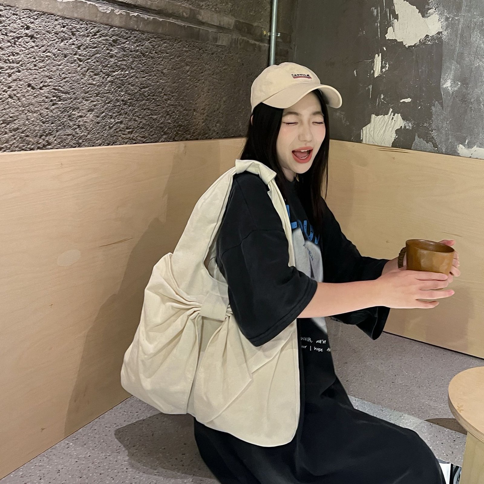 Bow Edge Tote Bag Off White