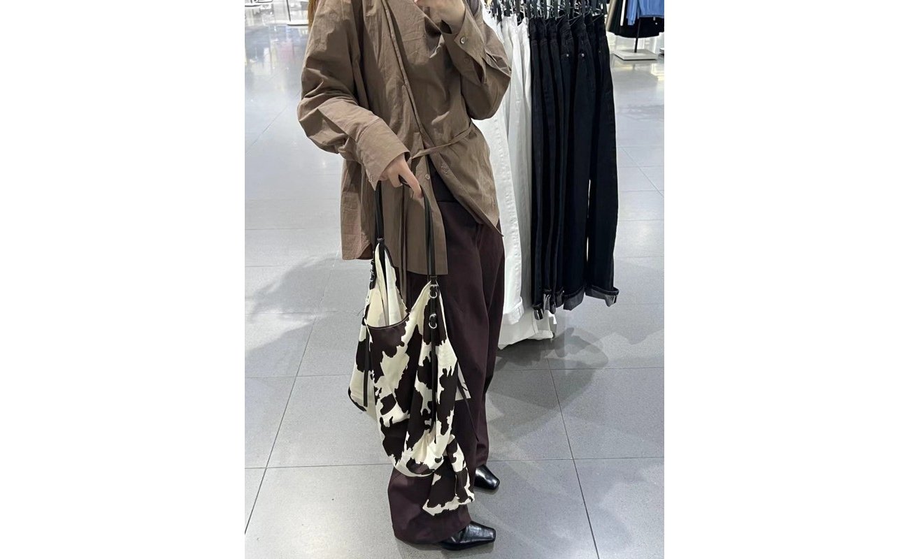 White Urban Jungle Bucket Bag