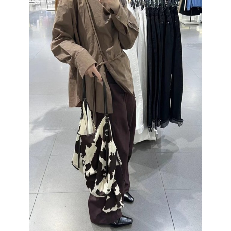 White Urban Jungle Bucket Bag