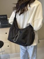 Pleat Flow Shoulder Bag Black