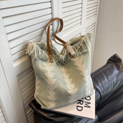 Neutralis Shoulder Bag Green