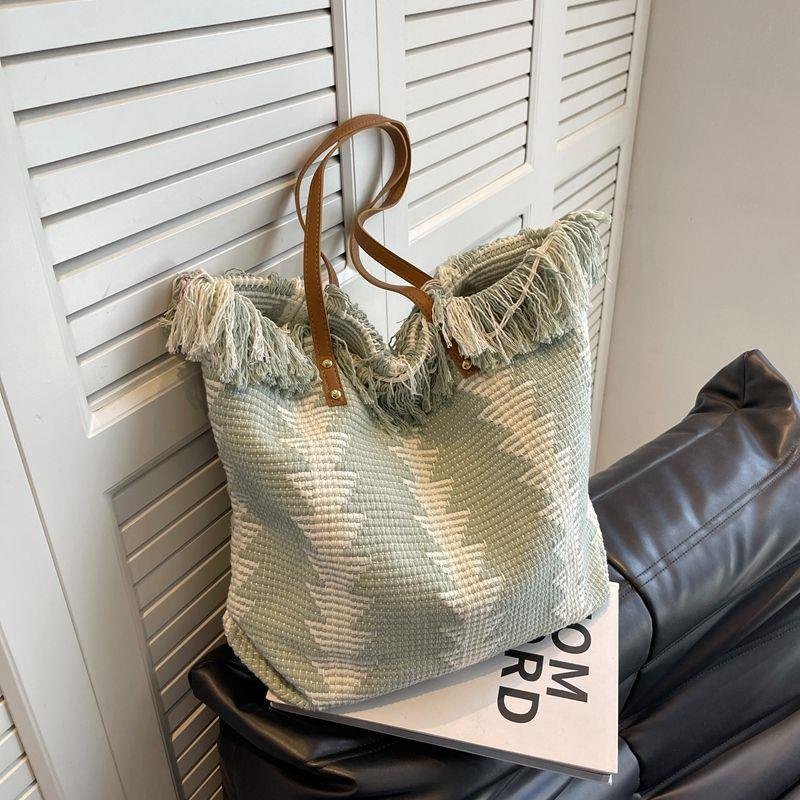 Neutralis Shoulder Bag Green